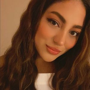 Meet your Posher, Angie